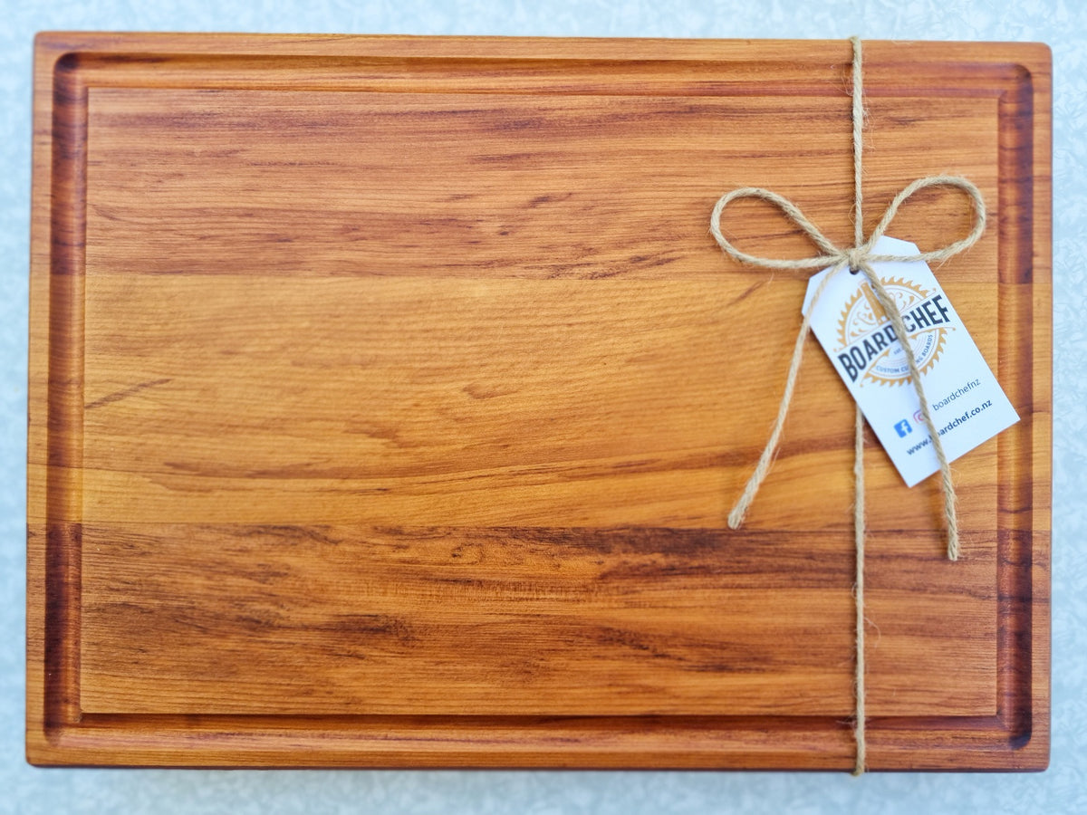 NZ Rimu - Classic Plus+ Cutting Board