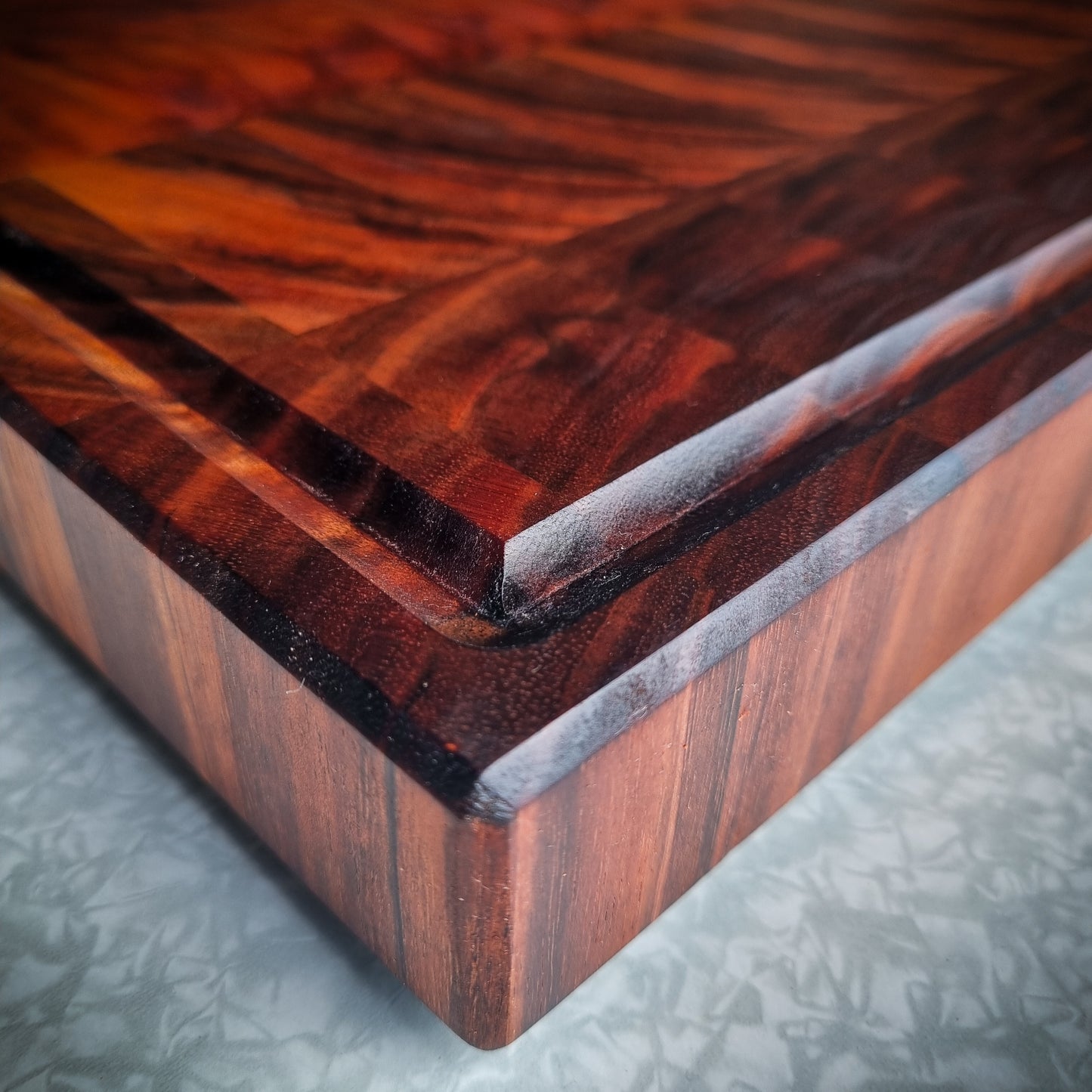XL End-Grain - Blackwood
