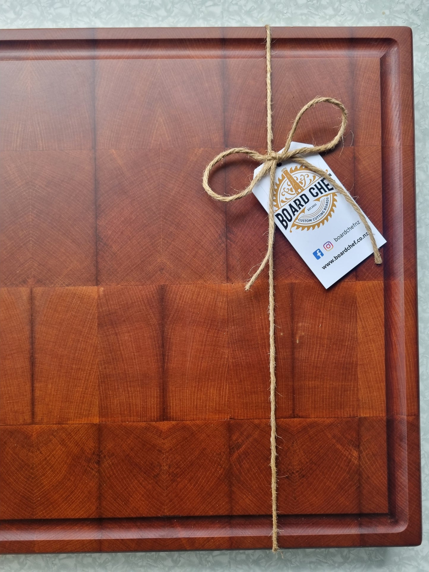 Rimu End-Grain Cutting Board - Large